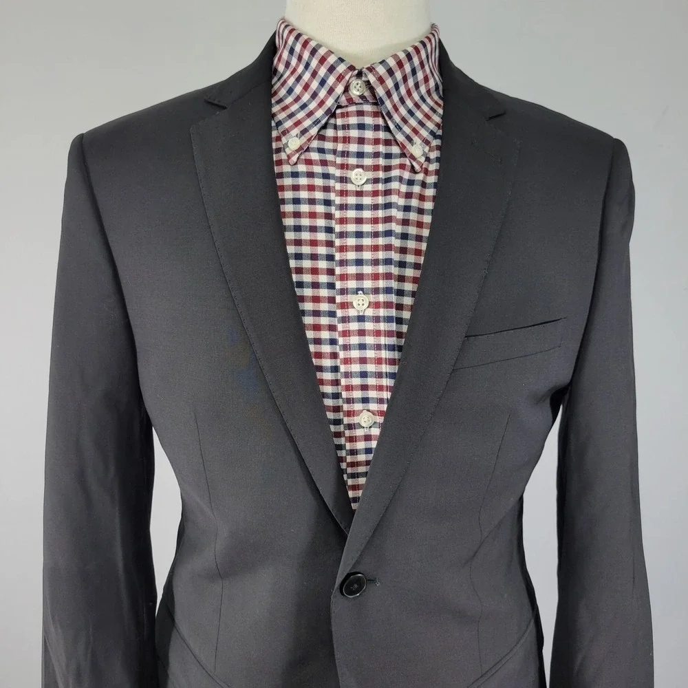 Calvin Klein Men's Sport Coat Blazer Two Button Black Wool Elastane Size 40R‎